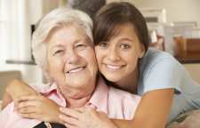 تاثیر مثبت احترام به سالمندان در خانواده