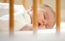 چه سنی برای جدا کردن اتاق کودک مناسب است