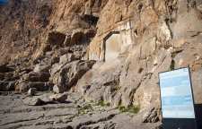 کتیبه شیخ علیخان زنگنه در بیستون استان کرمانشاه