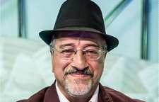 علیرضا خمسه با نمایش بگو مگو در آمریکا