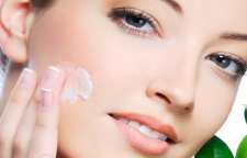 استفاده از مرطوب کننده های طبیعی برای پوست