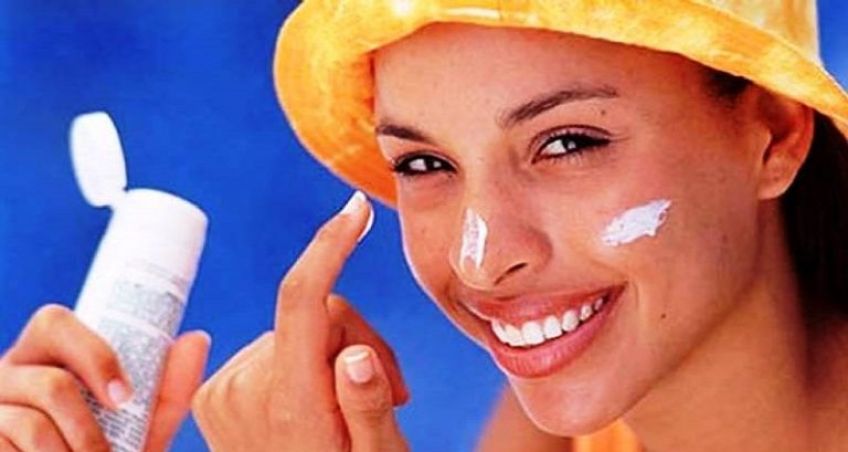 راهنمای انتخاب کرم ضد آفتاب مناسب پوست و روش درست استفاده از آن