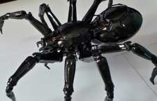 آشنایی با ربات عنکبوتی مبارز MekaMon