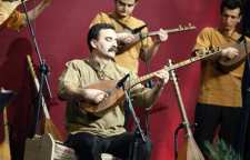 چنگیز مهدی پور مردی است که موسیقی عاشیقی را به نت درآورد