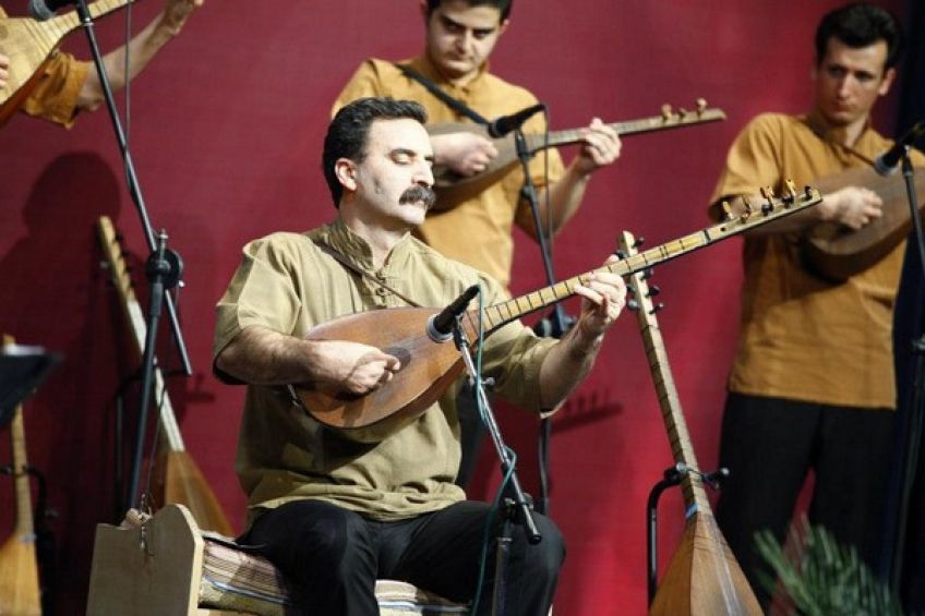 چنگیز مهدی پور مردی است که موسیقی عاشیقی را به نت درآورد