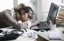 روش هایی برای مقابله با خواب آلودگی در محل کار