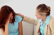 چگونه مهارت گوش دادن همدلانه را کسب کنیم