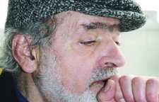 نویسنده و شاعر کرمانشاهی محمد جواد محبت برنده جایزه شعر فروغ