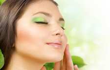 مراحل انجام پاکسازی پوست در منزل