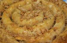 آموزش تهیه محنشا یا شیرینی بادامی خوشمزه