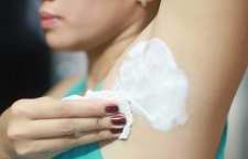 روش های از بین بردن تیرگی زیر بغل