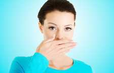 عوامل ایجاد کننده بوی بد دهان و راهکاری برای برطرف کردن آن