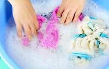 اشتباهاتی در هنگام شستن لباس با دست