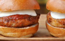 طرز تهیه برگر بادمجان مخصوص گیاهخواران