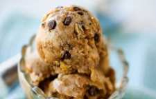 آموزش تهیه بستنی گردویی با قهوه