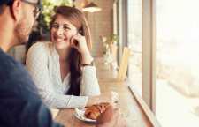 ترفند هایی که از لحاظ روانشناسی باعث جذابیت زنان نزد مردان می شود