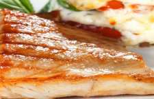 روش تهیه استیک ماهی سالمون با گل کلم