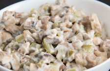 دستور تهیه سالاد قارچ با ماست