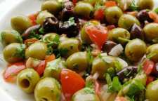نحوه تهیه سالاد زیتون