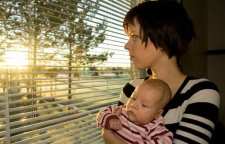 نشانه های افسردگی پس از زایمان و روش درمان آن چگونه است