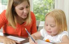 چگونه به کودکان قبل از سن مدرسه نوشتن آموزش دهیم