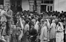 شورش مردم تهران در 17 آذر 1321 در اثر کمبود نان