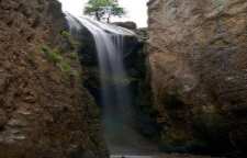 آبشار ورسک پل سفید از آبشار های فصلی سوادکوه مازندران