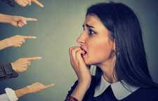 با خصلت ها و رفتار های ناپسند خود آشنا شوید و آنها را تغییر دهید