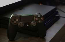 با بیست دلار عمر شارژ گیم پد پلی استیشن 4 خود را دو برابر کنید