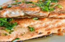 روش درست کردن ماهی قزل آلا با لیمو و جعفری