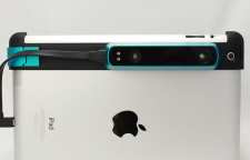 اسکنر سه بعدی iSence که به تبلت آیپد متصل می شود