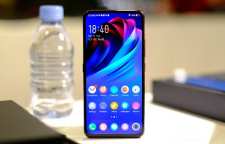 گوشی هوشمند ویو نکس دوال دیسپلی با نمایشگر دو گانه