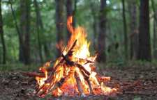 درست کردن آتش بدون کبریت در طبیعت به روش مته کمانی