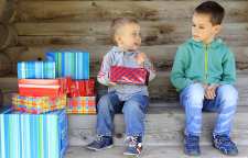 علت به وجود آمدن حس حسادت در کودکان چیست