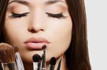 اثرات منفی آرایش کردن و استفاده از لوازم آرایش بر پوست