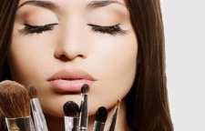 اثرات منفی آرایش کردن و استفاده از لوازم آرایش بر پوست