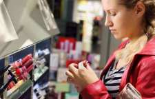 دقت در خرید لوازم آرایش و شناخت مواد مضر استفاده شده در آنها
