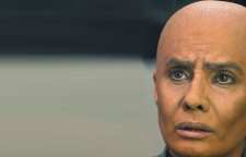 گریم عجیب و متفاوت عاطفه رضوی بازیگر نمایش خروس لاری