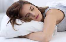 تأثیر حالت های مختلف خوابیدن بر پوست