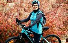 عکس ها و تیپ جالب آناهیتا همتی در حال دوچرخه سواری