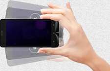 با تکان دادن تلفن در هوا باتری آن را شارژ کنید