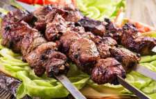 طرز تهیه کباب گوشت گوساله با سس بالزامیک