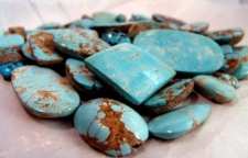 ویژگی های سنگ فیروزه و علت رنگ آبی و سبز در فیروزه چیست