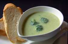 دستورالعمل درست کردن سوپ بروکلی بسیار خوشمزه و دلچسب