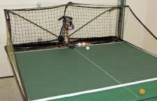 با ربات تنیس روی میز Robo-Pong 2055 بیشتر آشنا شوید