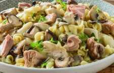 روش تهیه سالاد پاستا با تن ماهی