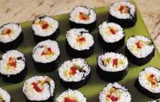 آموزش طبخ سوشی سبزیجات یک نوع غذای دریایی و البته رژیمی غنی