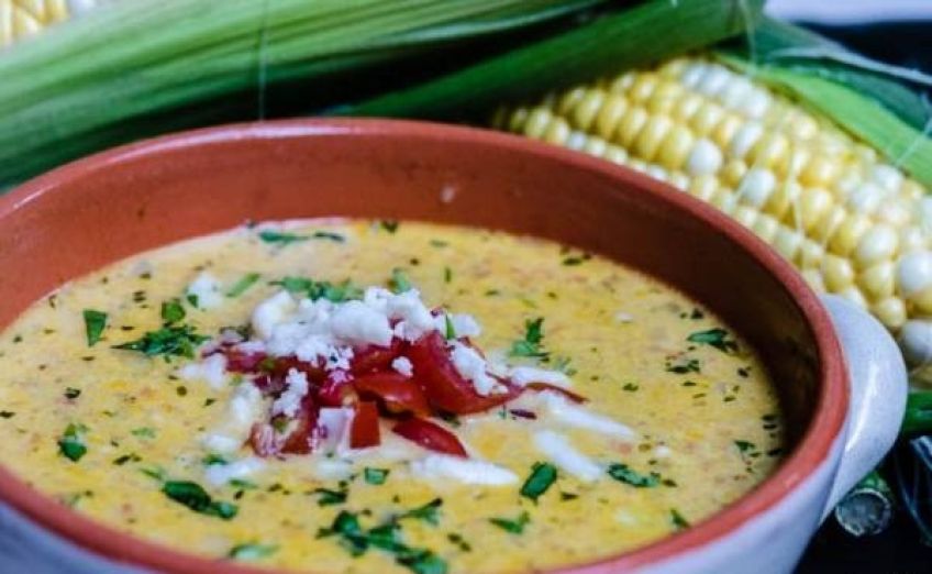آموزش طبخ سوپ ذرت مکزیکی ترکیبی از چاشنی ‎های کلاسیک مکزیکی با طعم ذرت