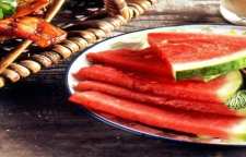 طرز تهیه نوشیدنی برش های هندوانه با شربت لیمو