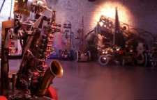 ارکستر رباتیک موسیقی می نوازد